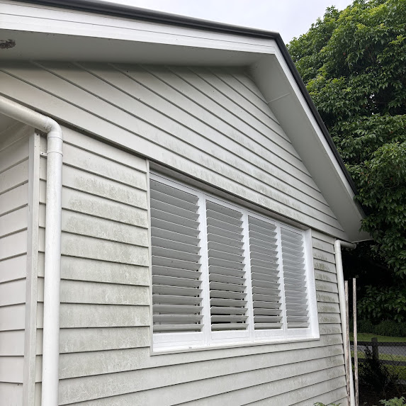 See the difference! Our Brisbane house wash removes dirt, algae & grime fast! — Pressure Washing work by Jetstream Pressure Washing in Brisbane Inner City
