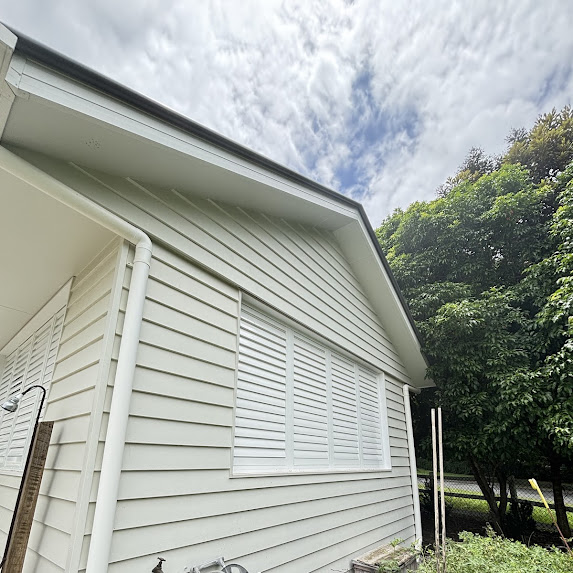 See the difference! Our Brisbane house wash removes dirt, algae & grime fast! — Pressure Washing work by Jetstream Pressure Washing in Brisbane Inner City